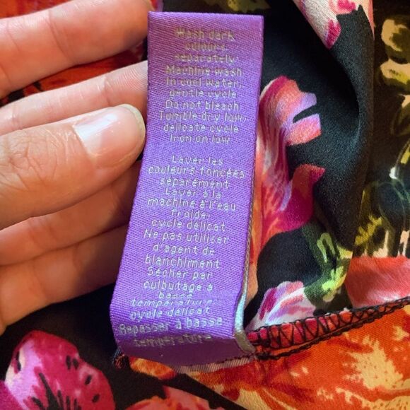 3 for $30! Jolie floral pattern dress. Size 4 - Picture 7 of 11